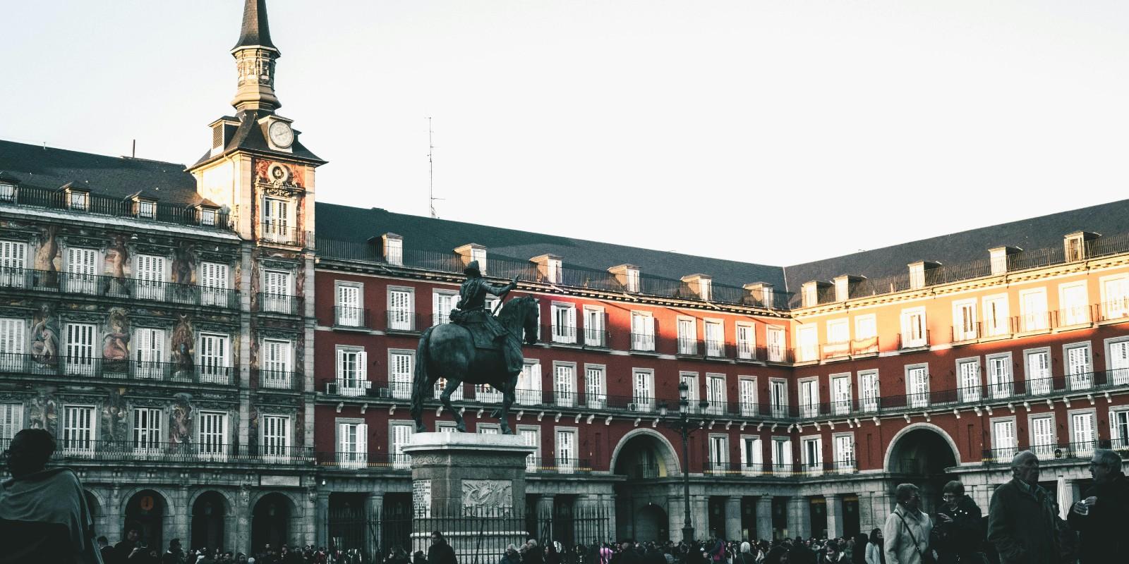 Los 5 mejores barrios para comprar piso en Madrid en 2025 (con alta revalorización)
