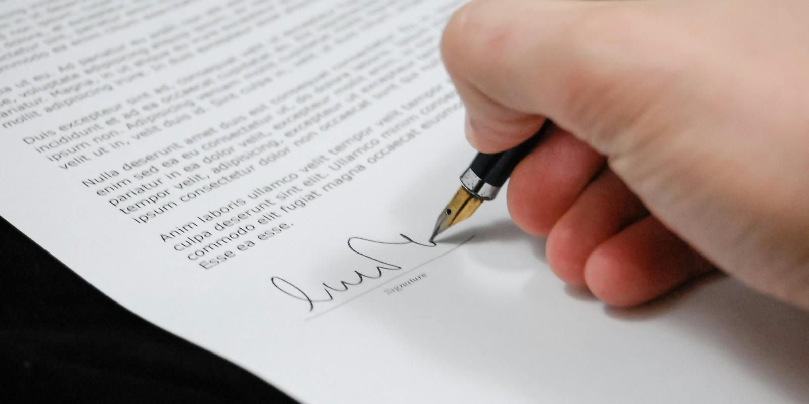 Diferencias Claves Entre el Contrato de Opción de Compra y la Promesa de Compraventa